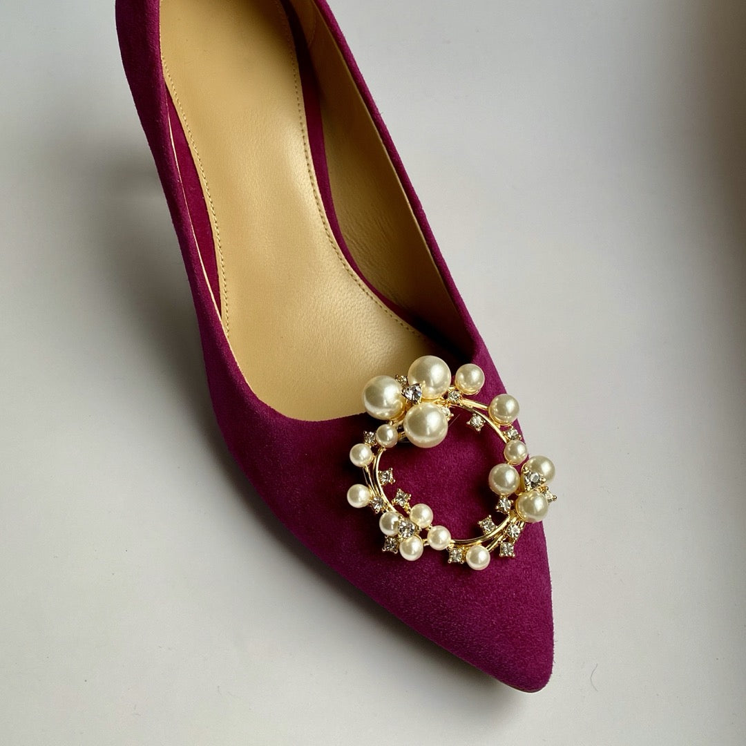 Eleganter Wedding Schuhclip Lissabon auf lila Schuh