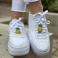 Schuhclips Ananas gelb gruen Sommerclips weiße Sneaker