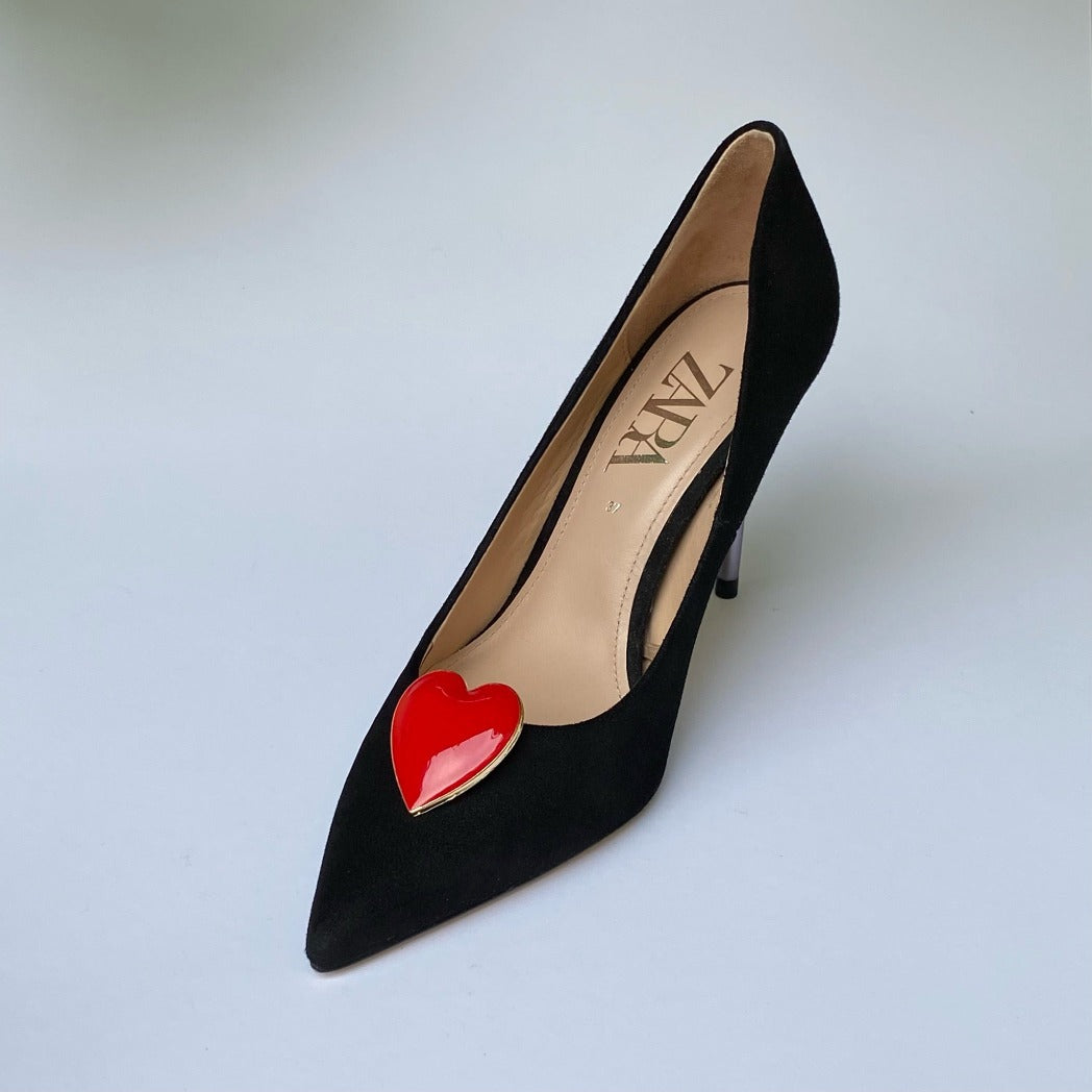 Black shoes with red heart online