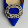 Royaler Schuhclip Monaco auf blauem Schuh
