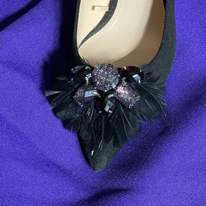 Federclips London black auf schwarzem Pump