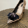 Federclips London black auf Tigerschuh
